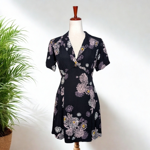 Free People‎ Hawaii Black Floral Mini Dress Size XS - Picture 1 of 12